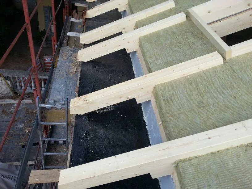 Solution post-intervention: EURAC_Villa Castelli_fotos_under construction_roof_1.jpg