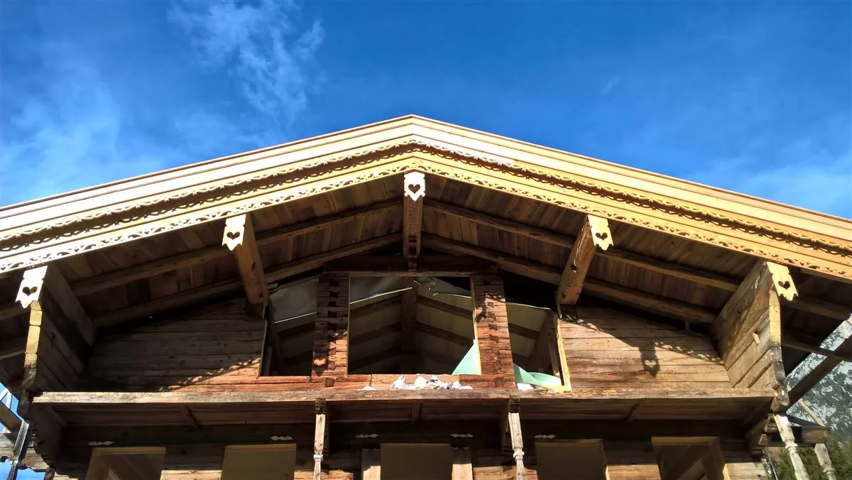 Building post-intervention: renovated_roof_05.jpg