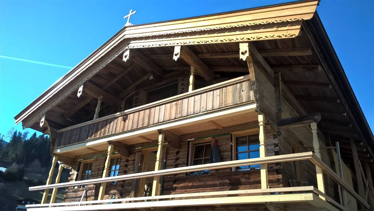 Building post-intervention: renovated_roof_06.jpg
