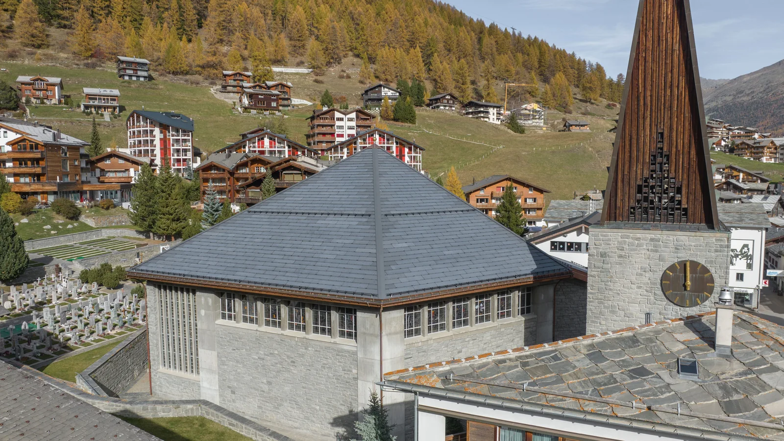 Building post-intervention: Eglise Saas-Fee_Post_2_(C)Megasol.jpg