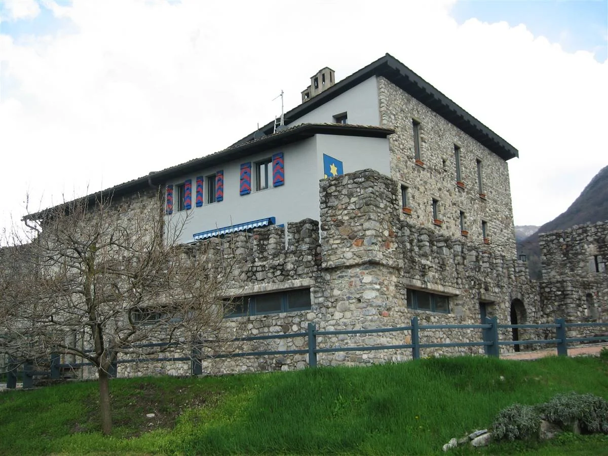 Building pre-intervention: 01.Castello Doragno PRIMA.jpg