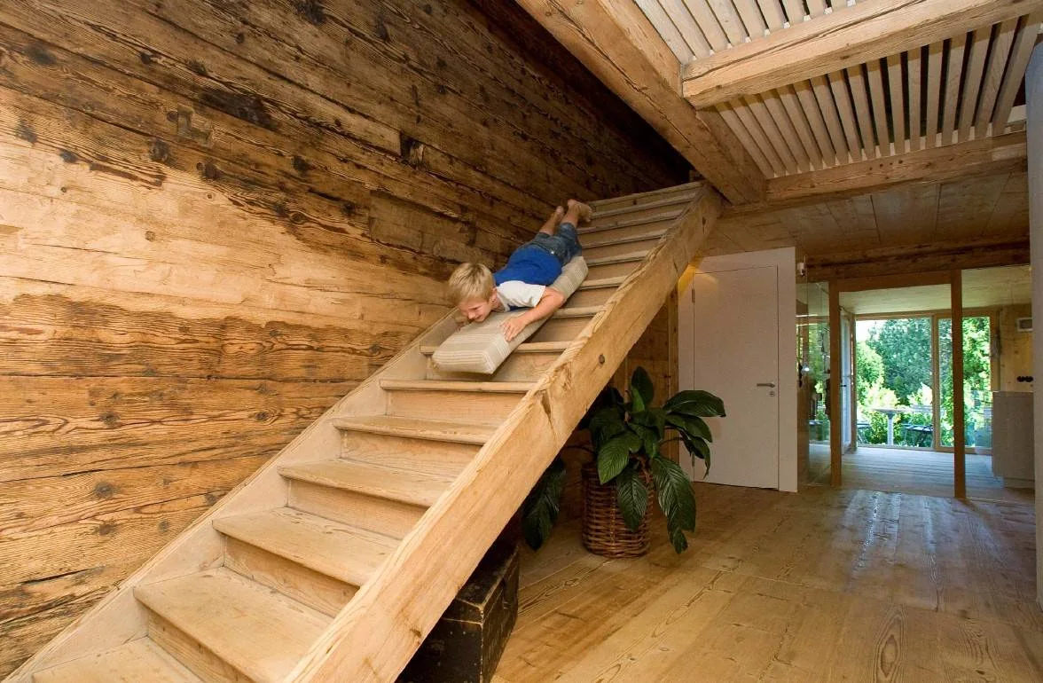 Solution post-intervention: Stiegenhaus_Vorderhaus_saniert.jpg