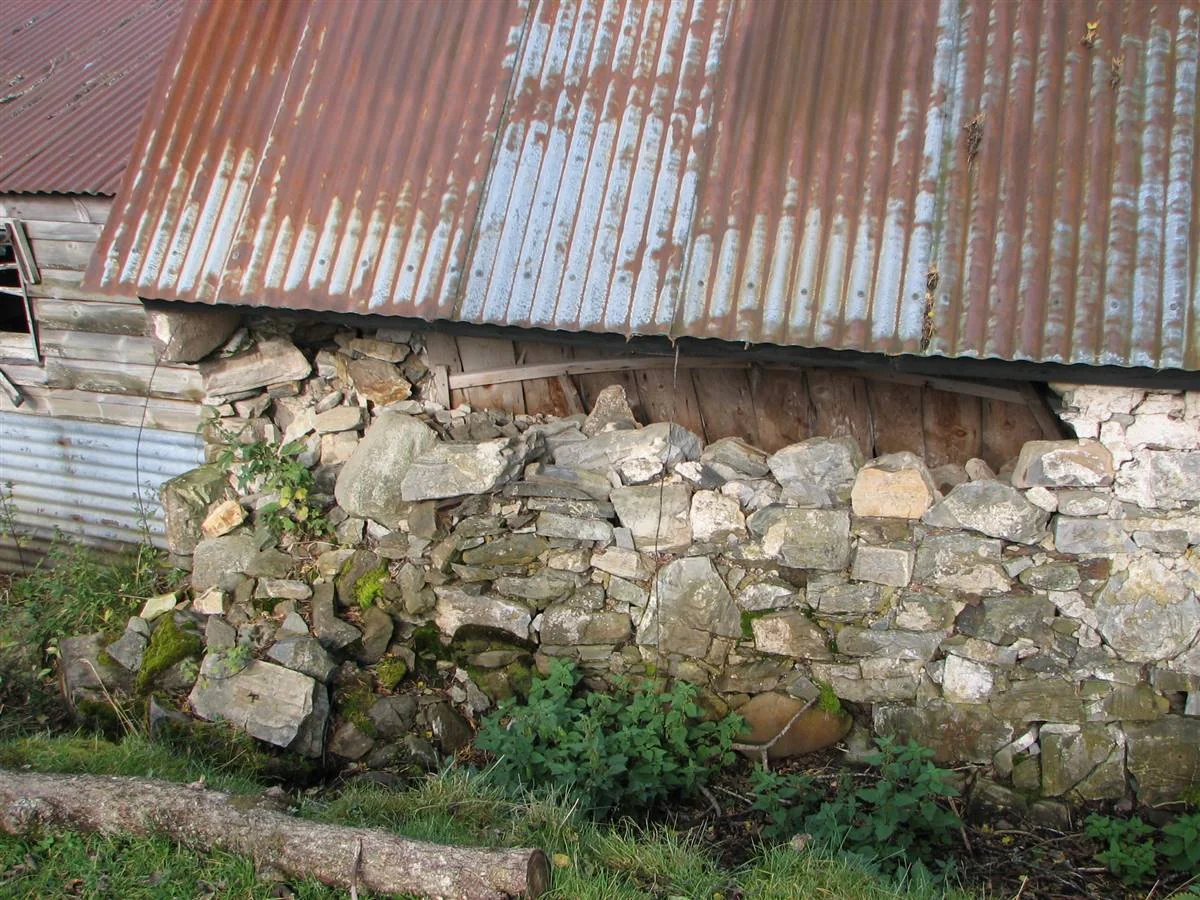 Building pre-intervention: IMG_0611.jpg
