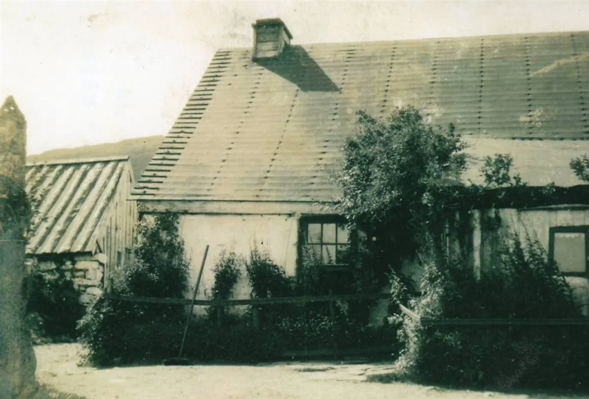 Building pre-intervention: Tomintoul Croft, later and closer view of house.jpg