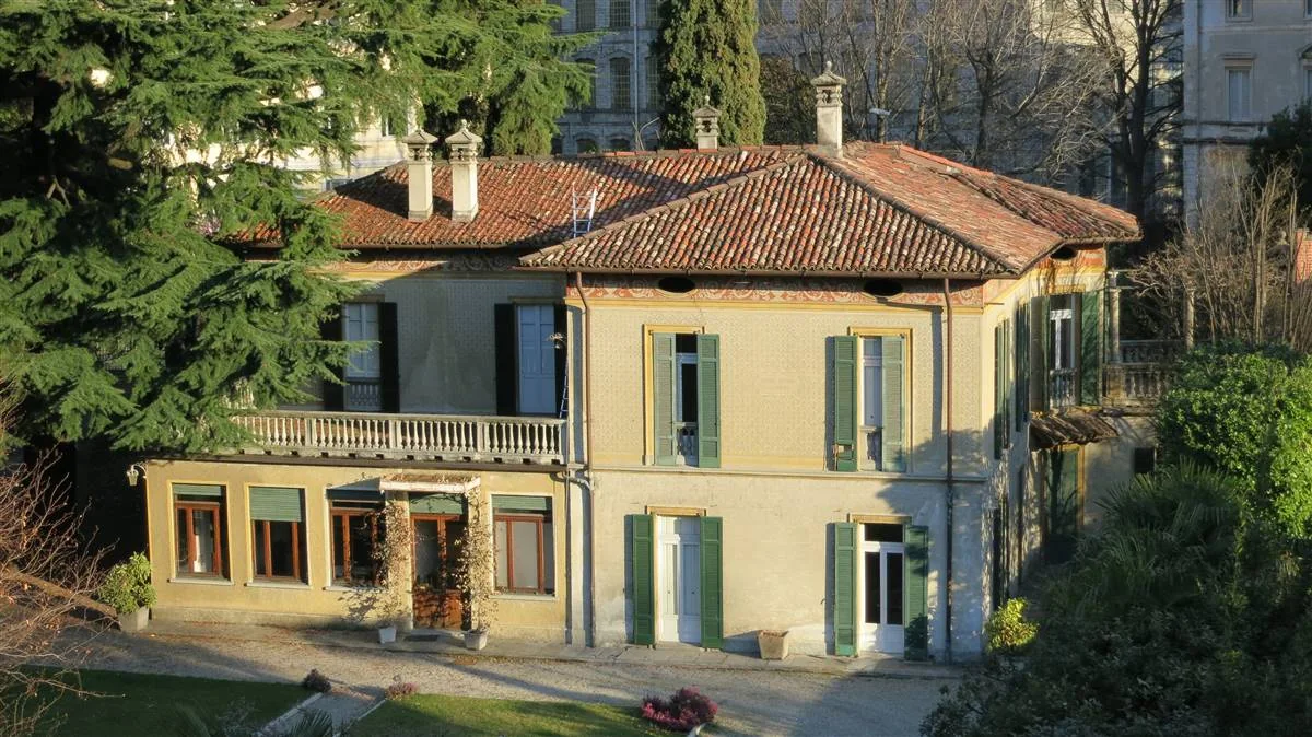 Building pre-intervention: EURAC_Villa Castelli_foto_before retrofit from outside_3.jpg