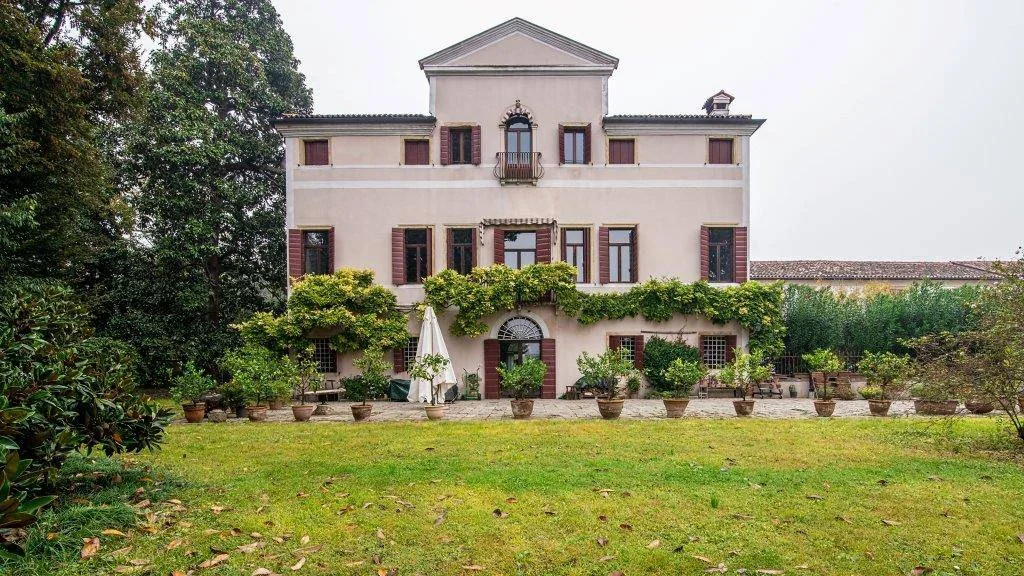 Building post-intervention: UNIGE_VillaCapodivaccai_renovation_001 (1).jpg