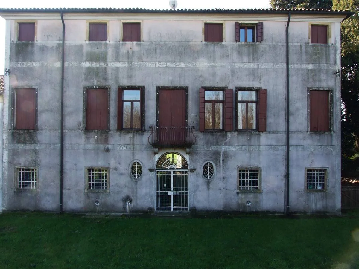 Building pre-intervention: UNIGE_VillaCapodivacca_state conservaion_002.jpg